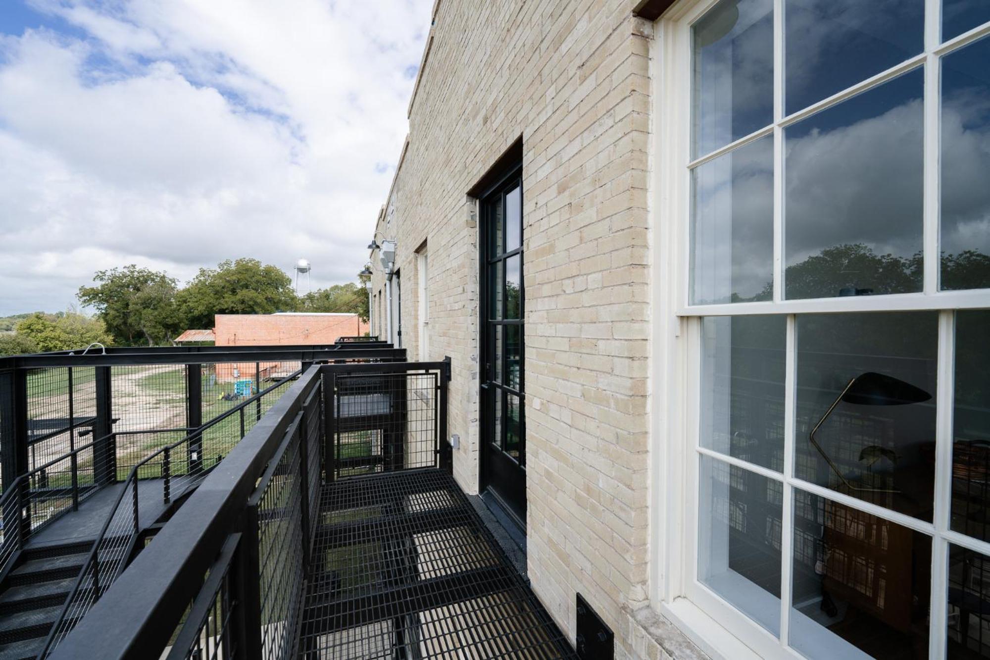 Western 1924 Luxury Lofts Martindale 외부 사진
