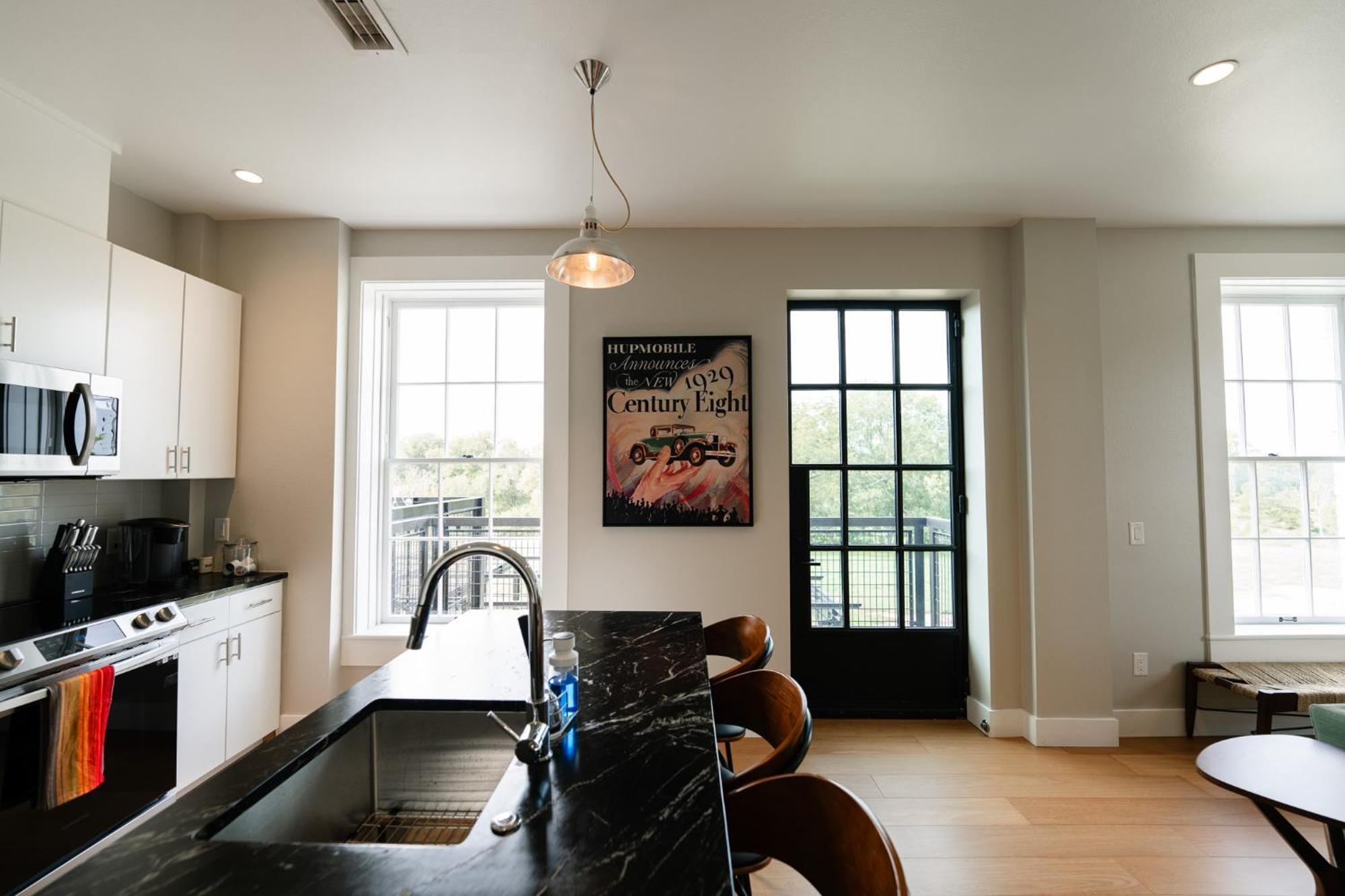 Western 1924 Luxury Lofts Martindale 외부 사진